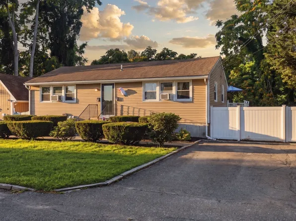 99 Central St Unit 99, Woburn, MA 01801