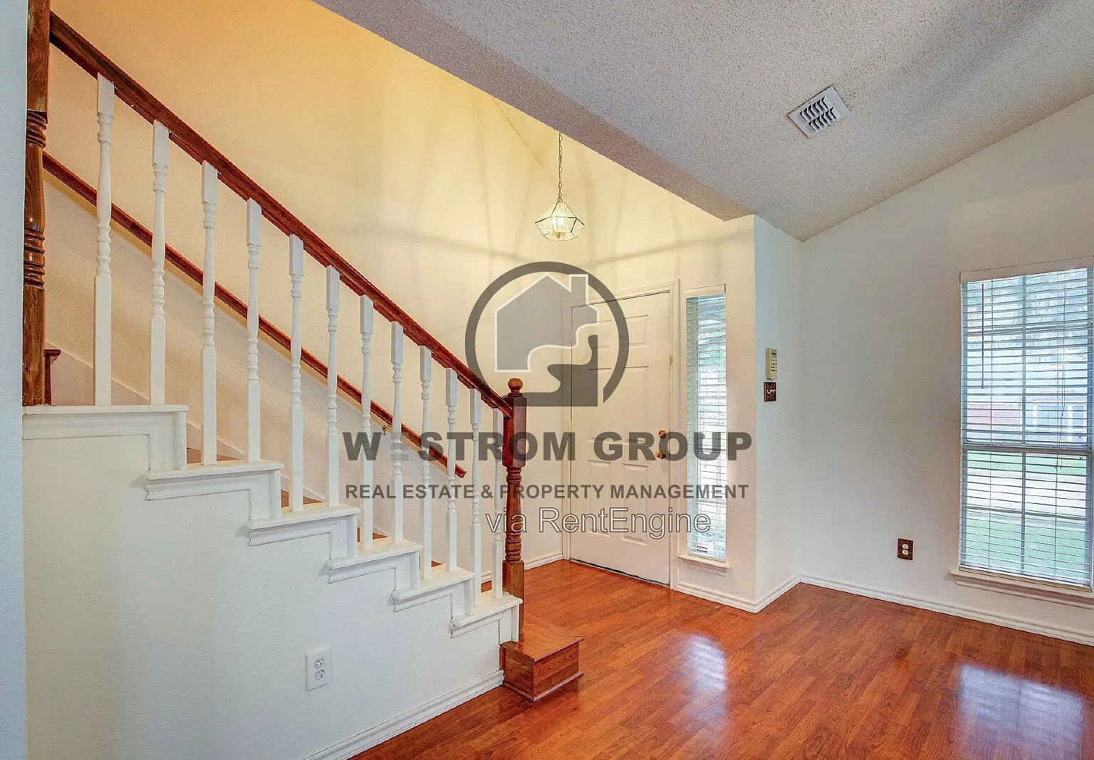 3 bed, 2.5 bath, 1919 sqft, $2,495 — Photo 4