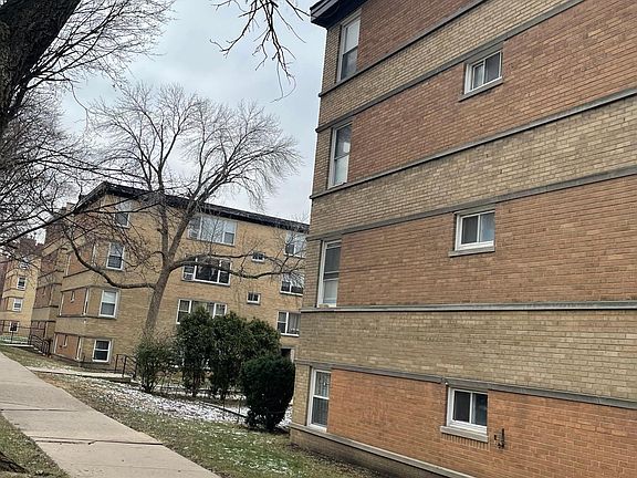 2nd image of 6128 N Damen Ave APT 2G