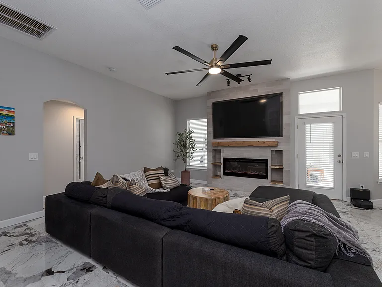 1489 Bluejay Dr — Photo 5