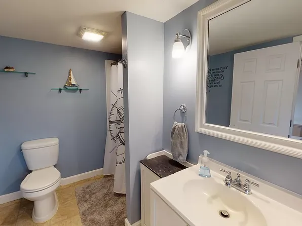 1053 Upper St, Turner, ME 04282