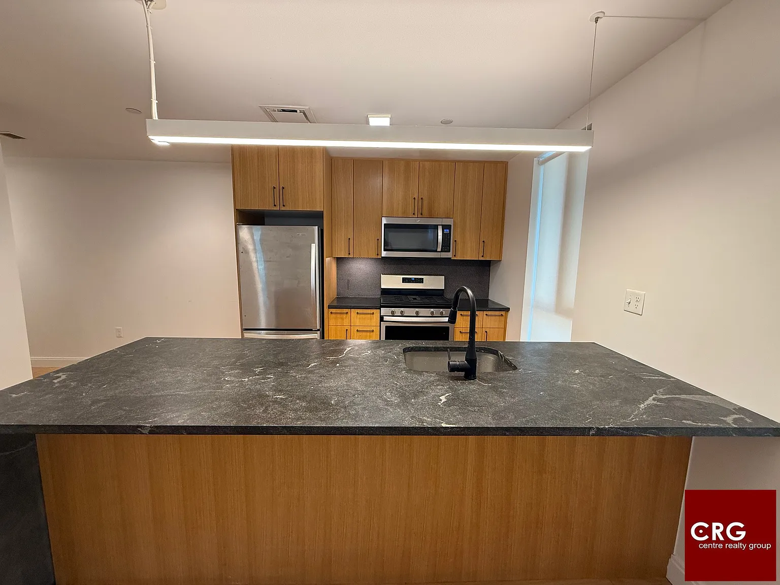 2 bed, 2.0 bath, 9999 sqft, $4,600 — Photo 1
