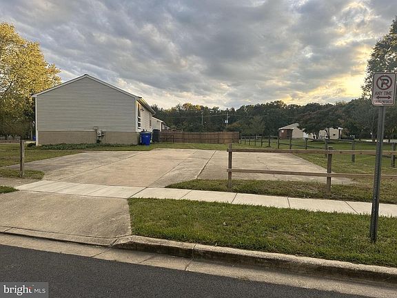 3rd image of 8106 Rhode Island Ave
