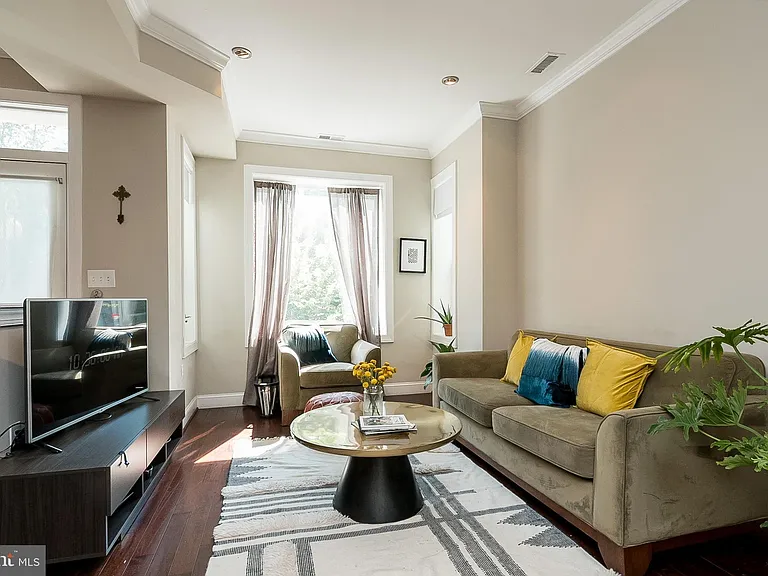 2030 Flagler Pl NW — Photo 5