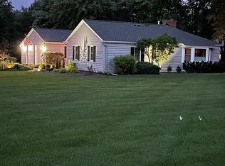14 Lynn Dr, Hawthorn Woods, IL