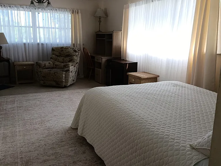 215 Zephyr Rd — Photo 20