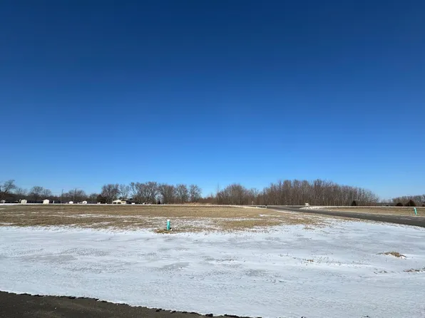 17 Blue Bird Pie Rd, Mitchell, IN 47446