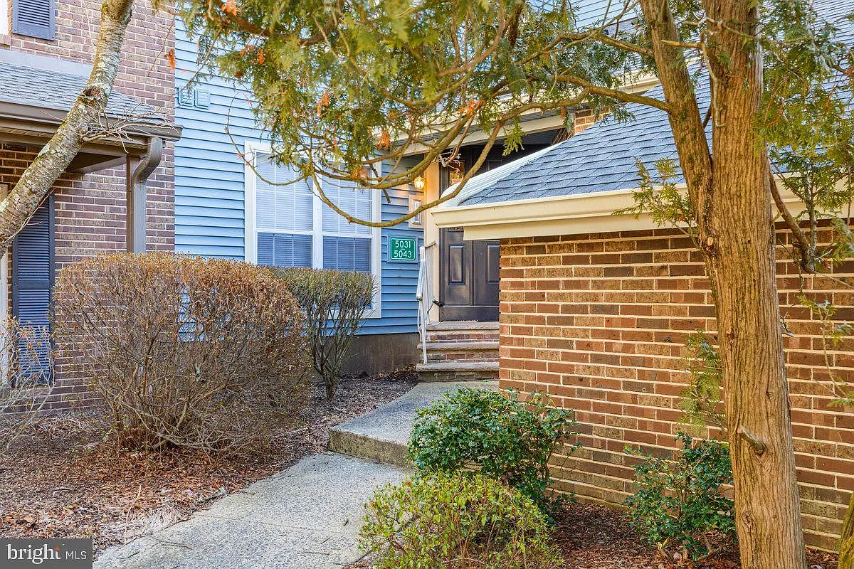 Building Photo - 5033 Beech Ct