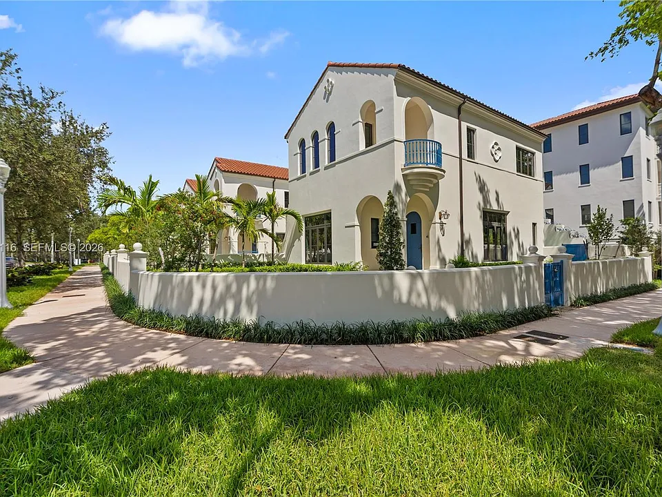 555 Santander Ave #V4