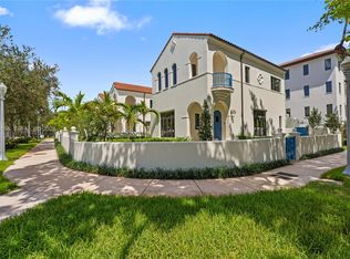 555 Santander Ave #V4, Miami, FL 33134
