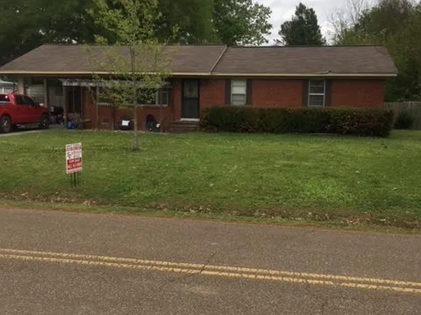 214 Pollard St, Batesville, MS 38606