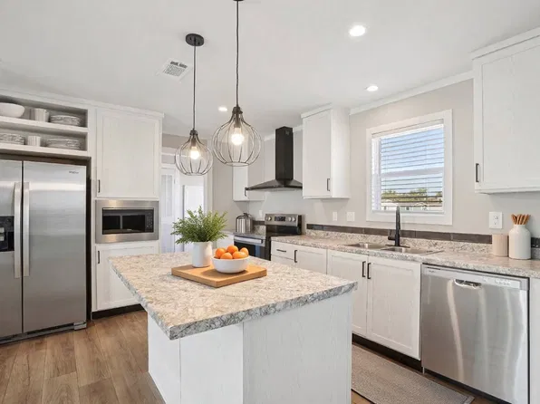 1800 Oak Grove Rd E #164, Burleson, TX 76028