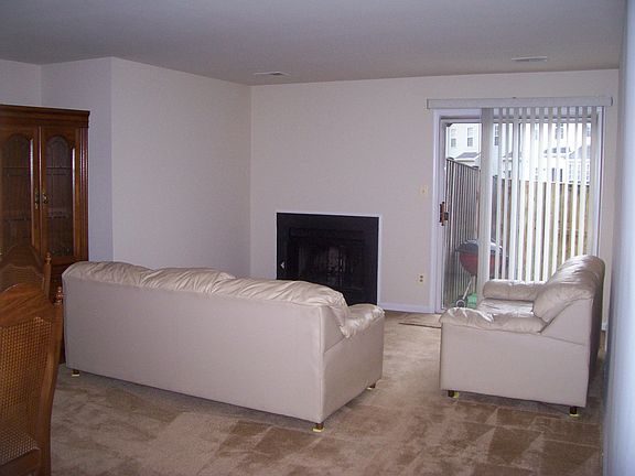 open living Rm w/fireplace