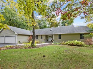 16345 Hickory Cir, Sycamore, IL 60178