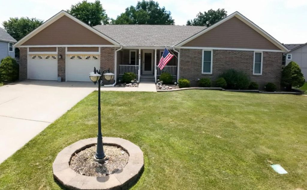 602 Sandpiper St - Property Image