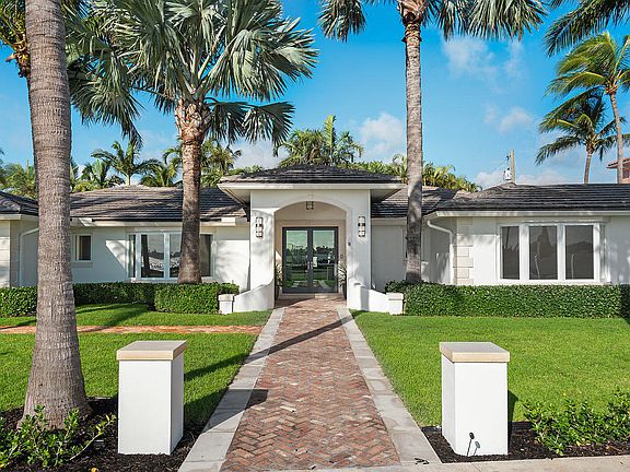2nd image of 5719 S Flagler Drive
