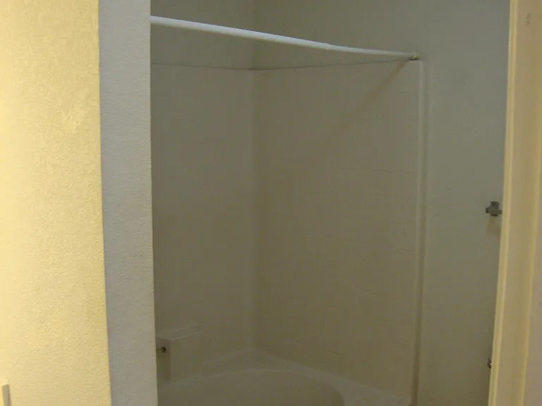 700 Highbrooke Dr — Photo 10