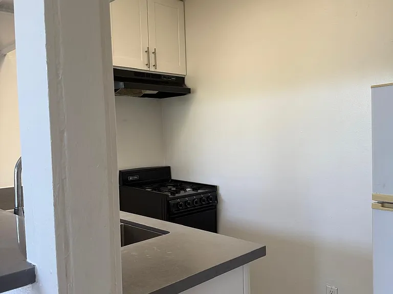 1114 N Poinsettia Dr #8 — Photo 7