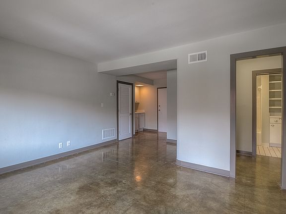 2nd image of 4536 Broadway Unit 4-D