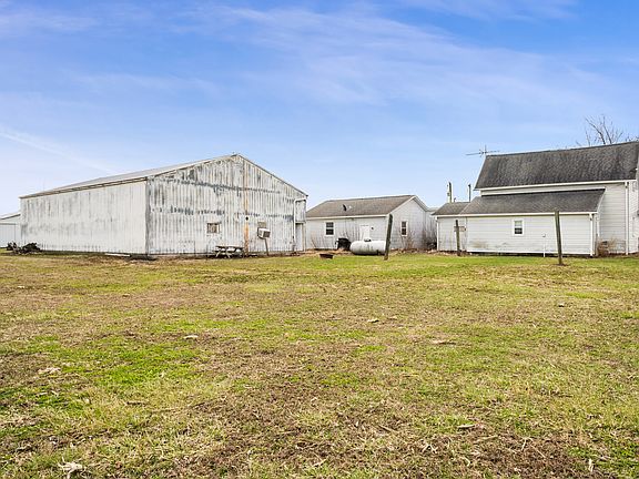 5th image of 4682 E Division Rd