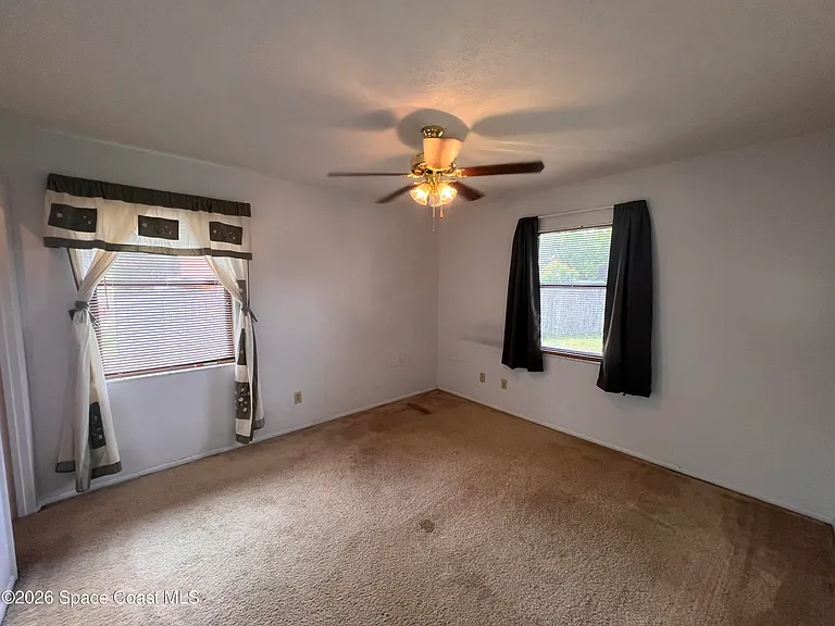 1586 Wacker Ave SE — Photo 16