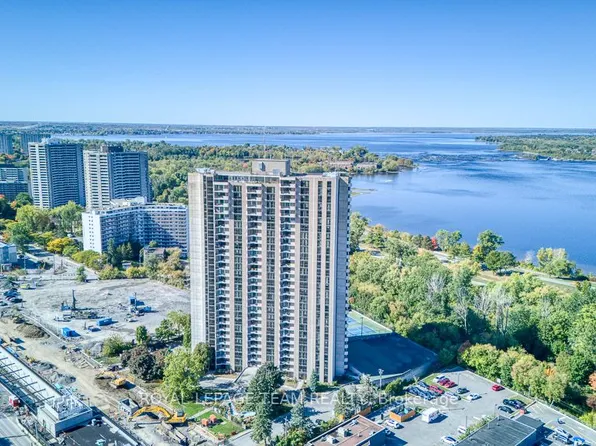 1025 Richmond Rd #2201, Ottawa, ON K2B 8G8