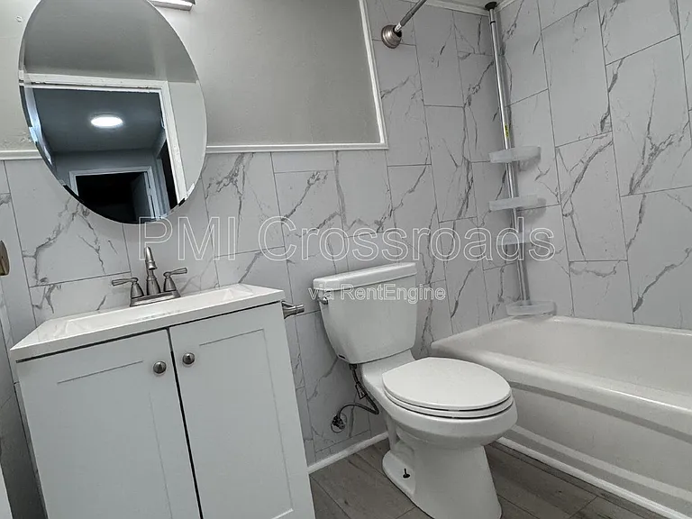 2323 Newton St #1 — Photo 7