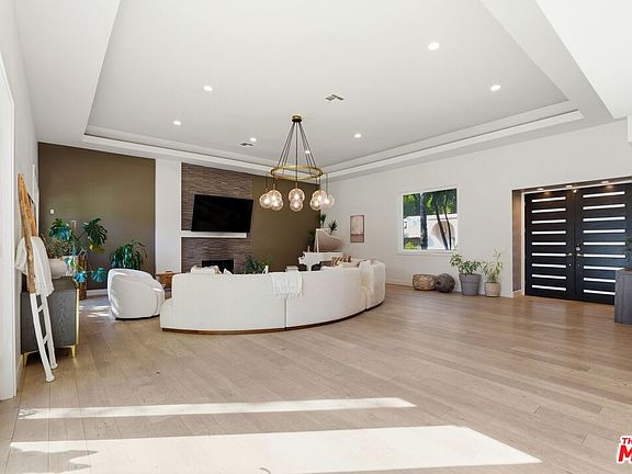 5th image of 7546 Devista Dr