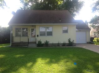 1260 20th St SW, Cedar Rapids, IA 52404