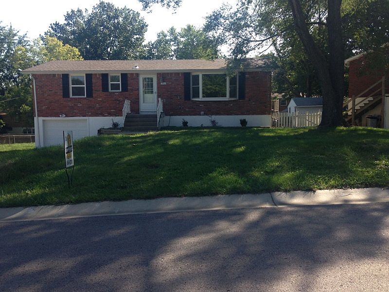 1st image of 1307 NE 69th Ter
