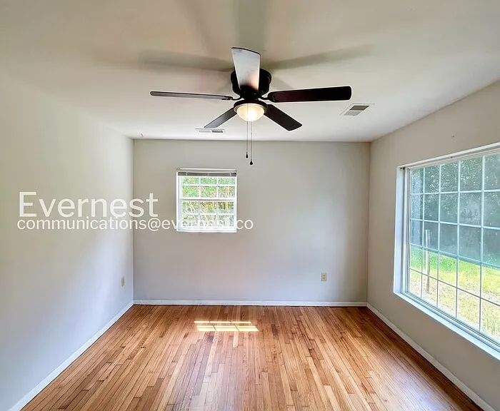 1921 Wigglesworth Rd — Photo 5