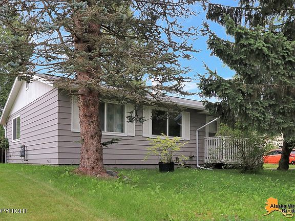 4th image of 1571 Beaver Pl