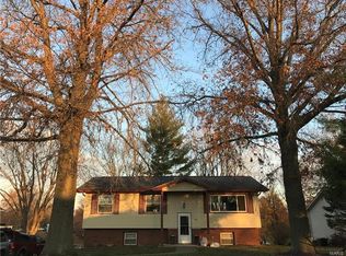 101 Shore Dr SW, Edwardsville, IL 62025