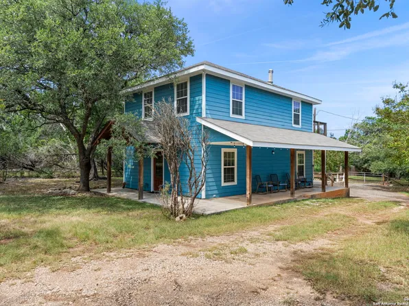 1265 Comanche Path, Bandera, TX 78003