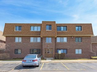 1424 Carol Ct APT 1B, Palatine, IL