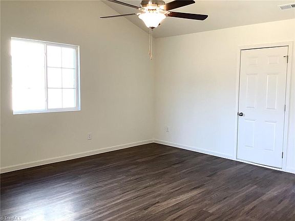 5th image of 3903 Sanderston Dr