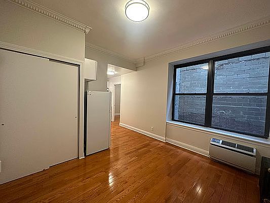 1st image of 11 E 32nd St #6J