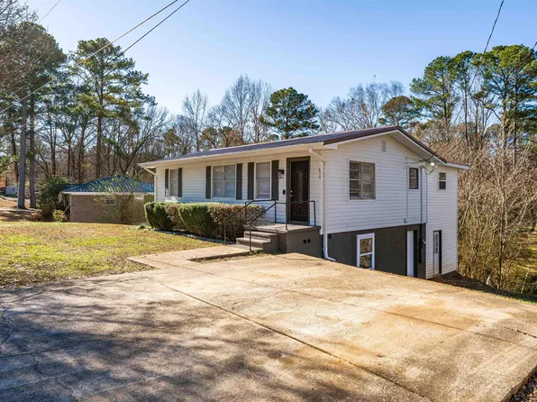 624 Windsor Dr NE, Graysville, AL 35073