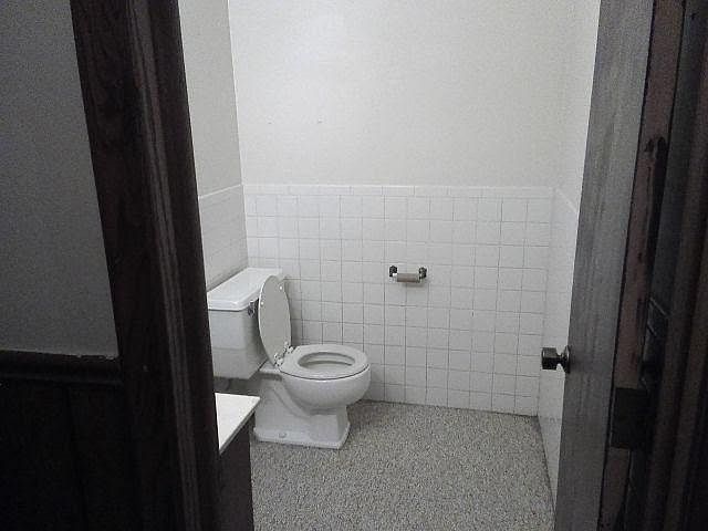 1st image of 110 E 5th Ave APT B