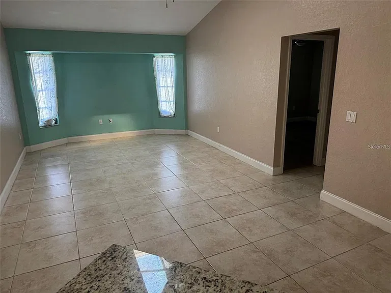 23289 Nancy Ave — Photo 4