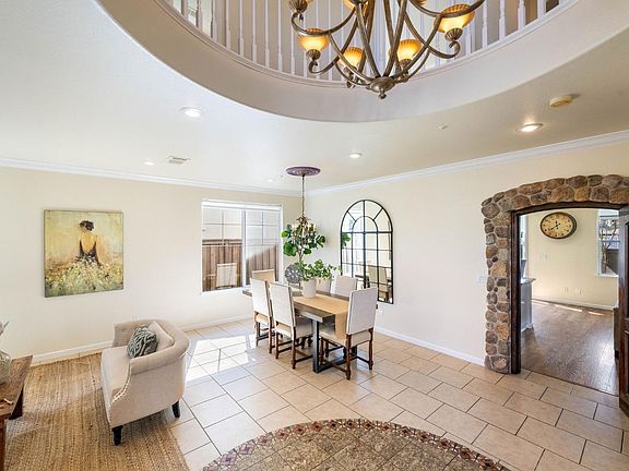3rd image of 83 Summerbrooke Circle