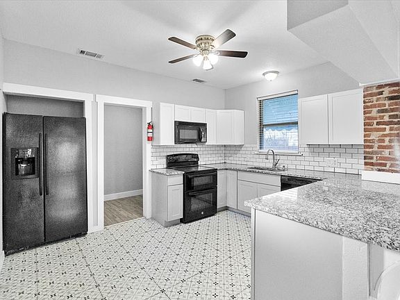 4th image of 419 W 5th St