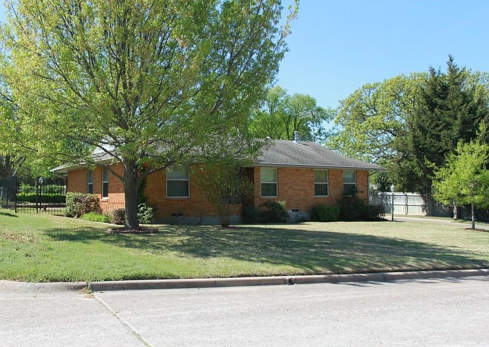 1st image of 808 Woodacre Dr