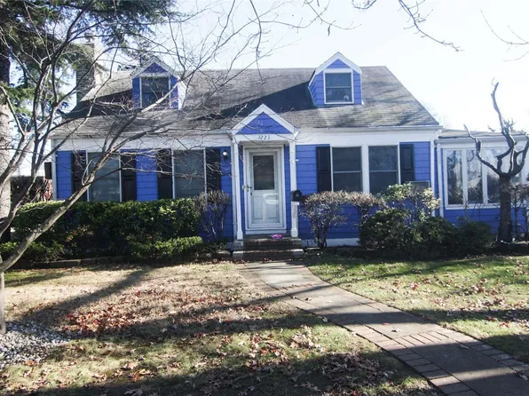 1223 Maple Avenue, South Hempstead, NY 11550