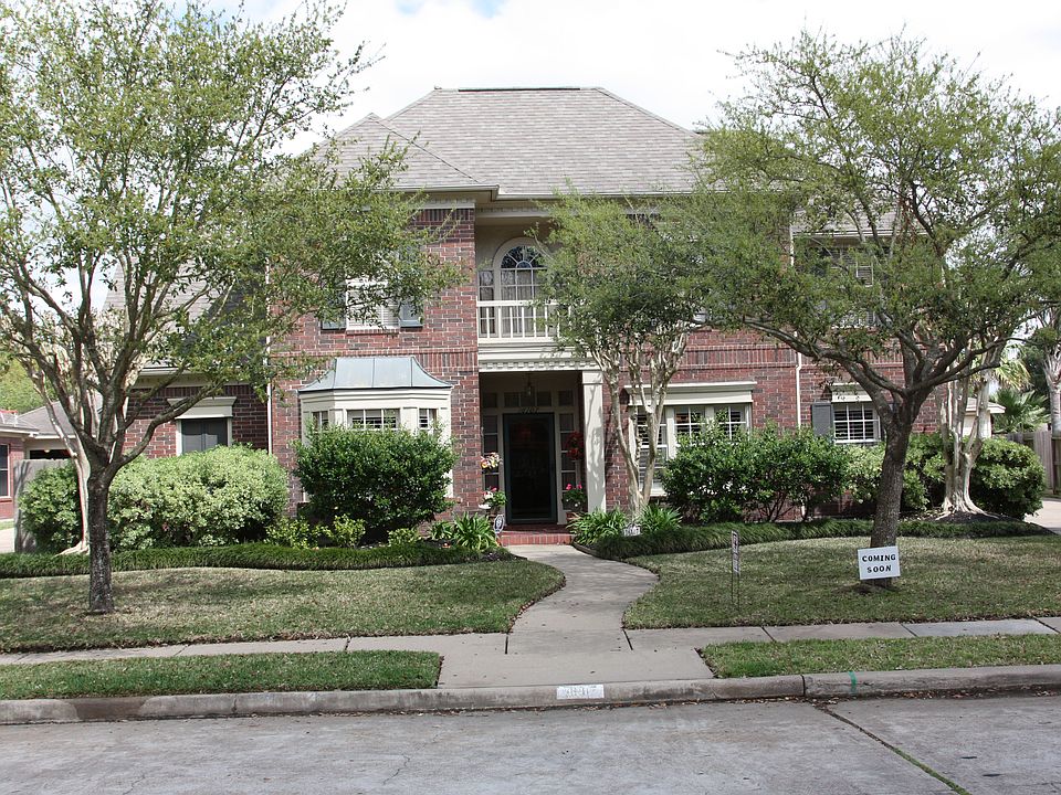 1st image of 16107 Garden Hill Ln