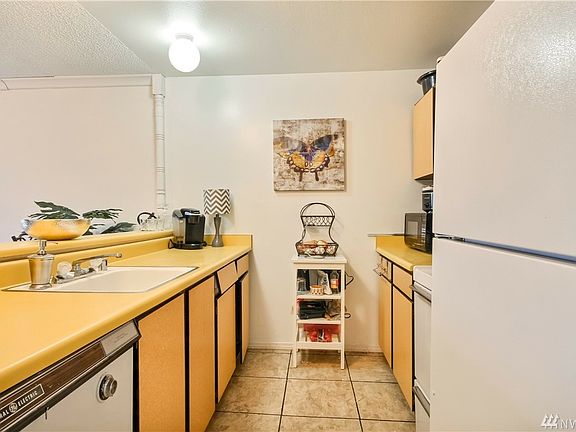 5th image of 17431 S Ambaum Blvd #D24