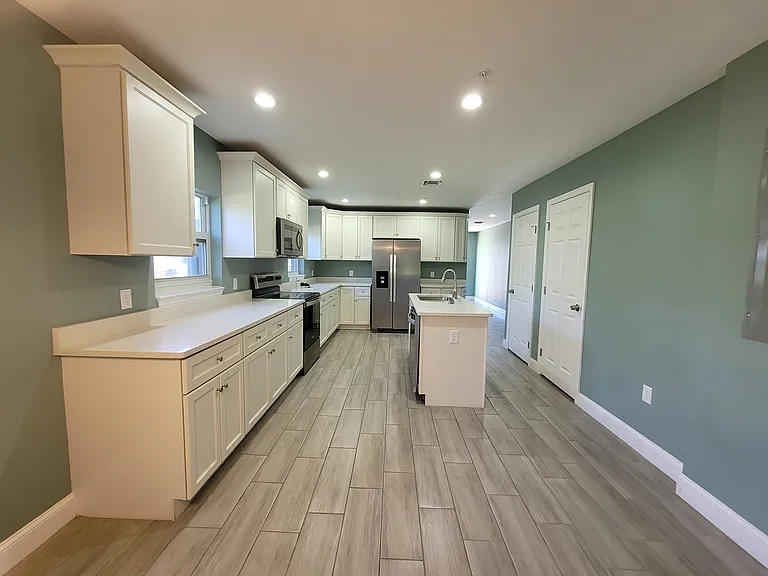 116 SE 8th Ave #8 — Photo 5