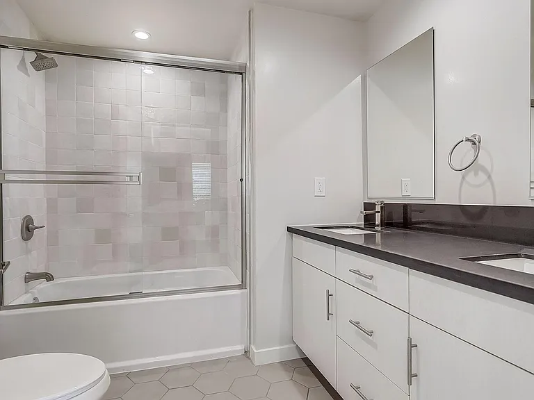 834 N June St #834 — Photo 12