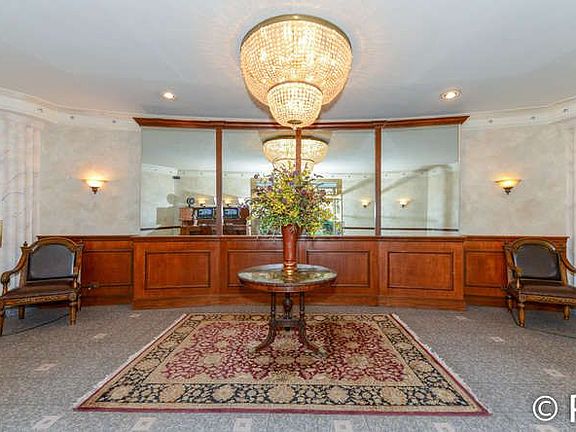 5th image of 6960 108th St APT 206