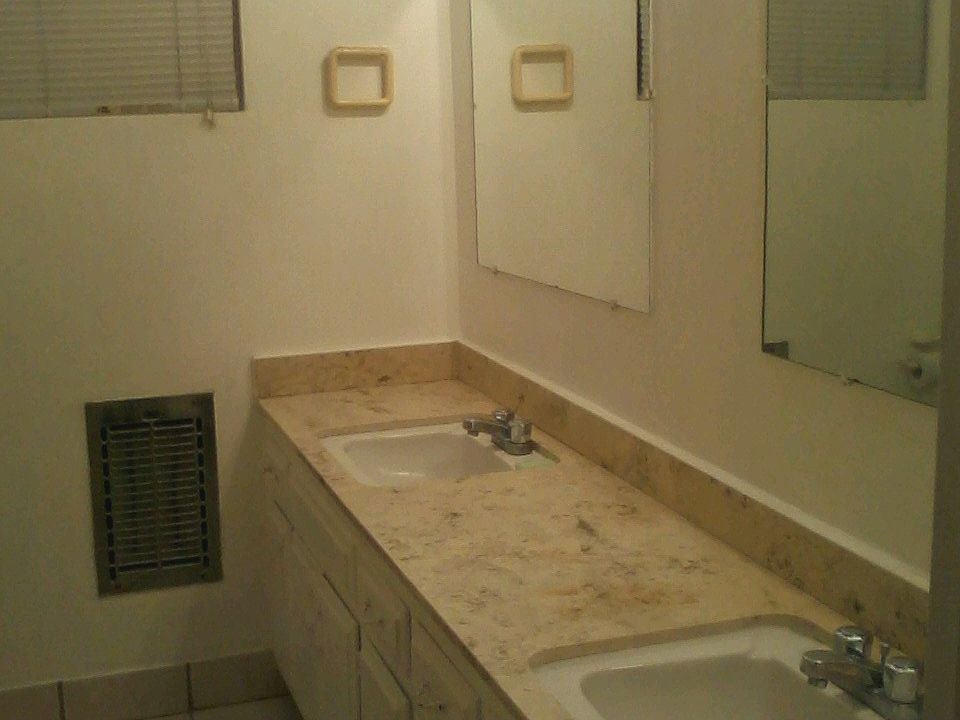 Main bathroom/double sink
